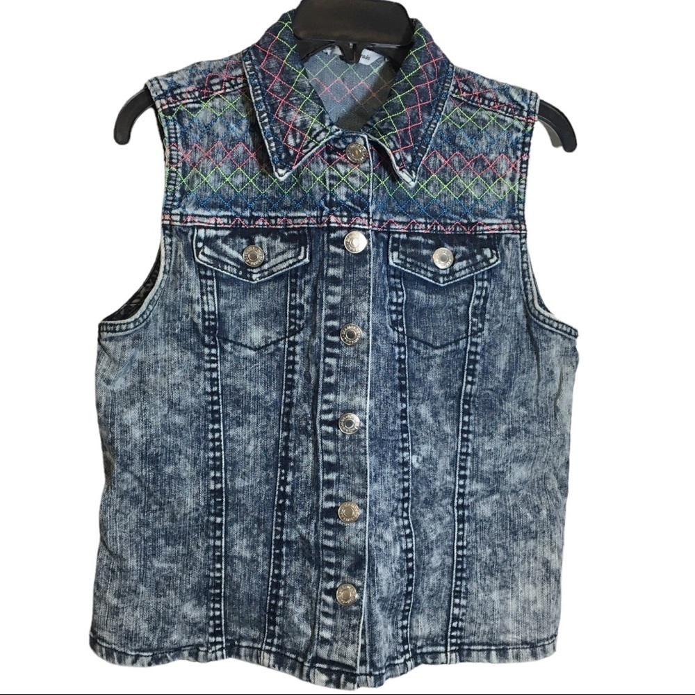 WOMEN’S Stonewashed blue jean jacket vest size 1XL 14/16